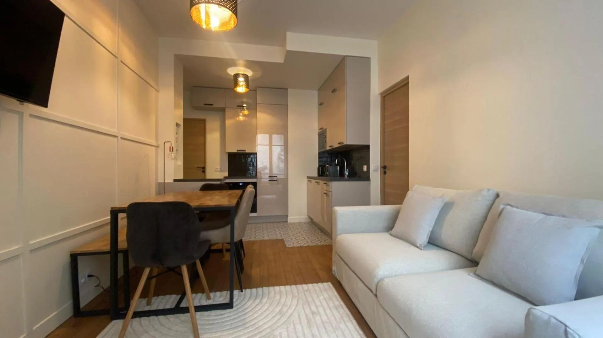 Nouveau - Emplacement Ideal Pour 6P Paris 0*,  France